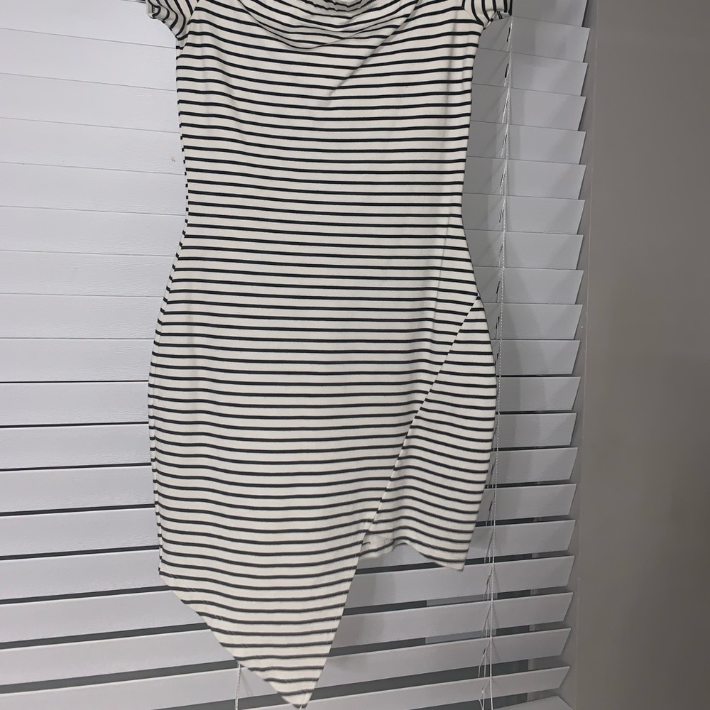 Stripped mini shoulder dress